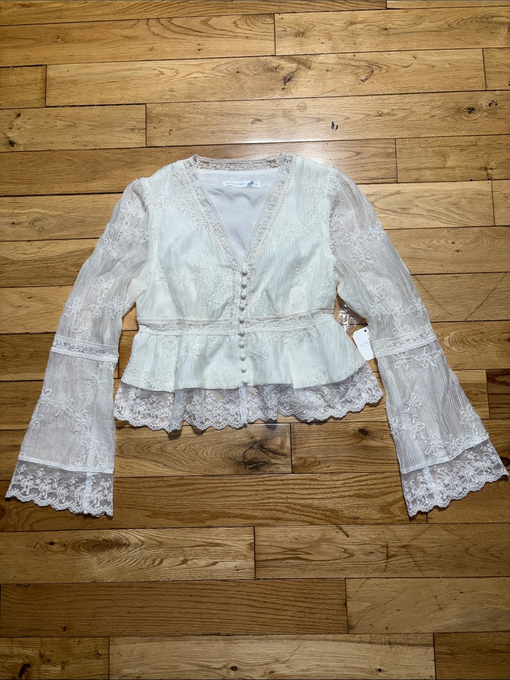 Altar’d State Ivory White Lace Embroidered Peplum Blouse- Size Small NWT - Picture 1 of 13